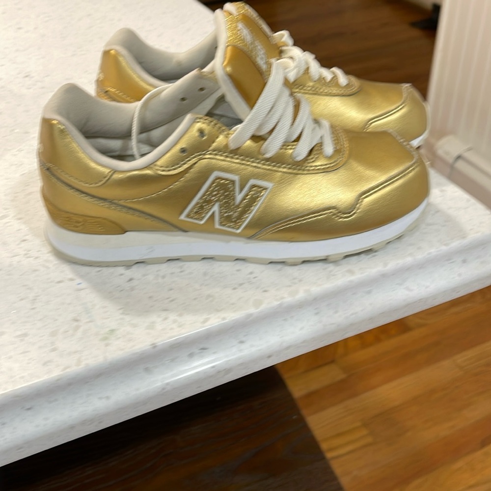 New balance sneakers, size 3 kids